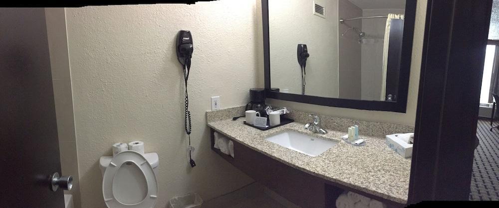 Clarion Pointe Lake Jackson - Clute 외부 사진