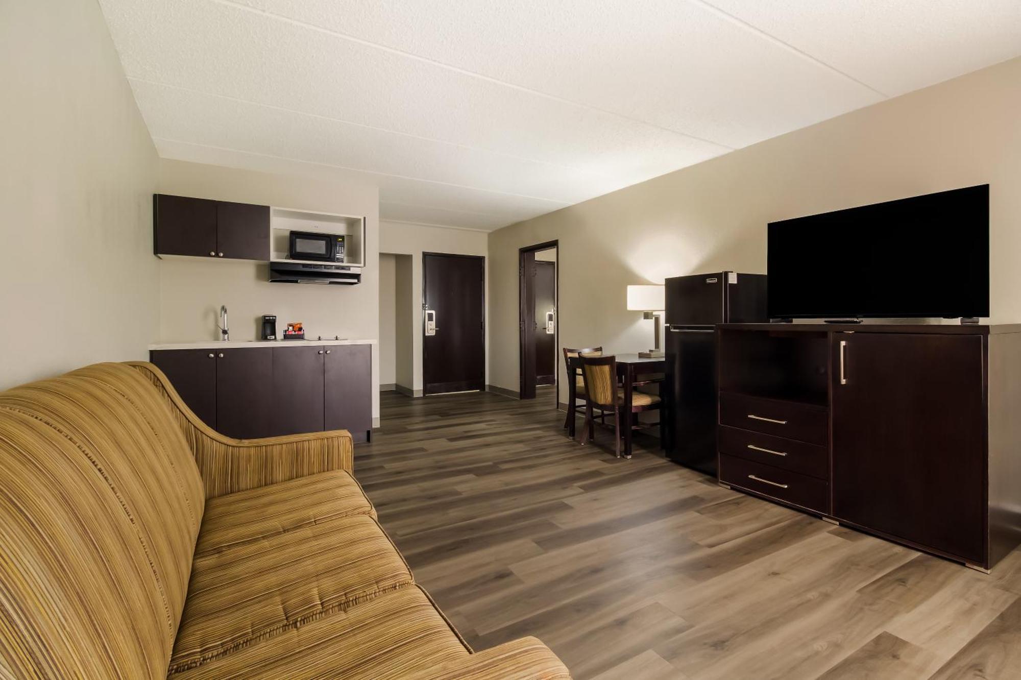 Clarion Pointe Lake Jackson - Clute 외부 사진