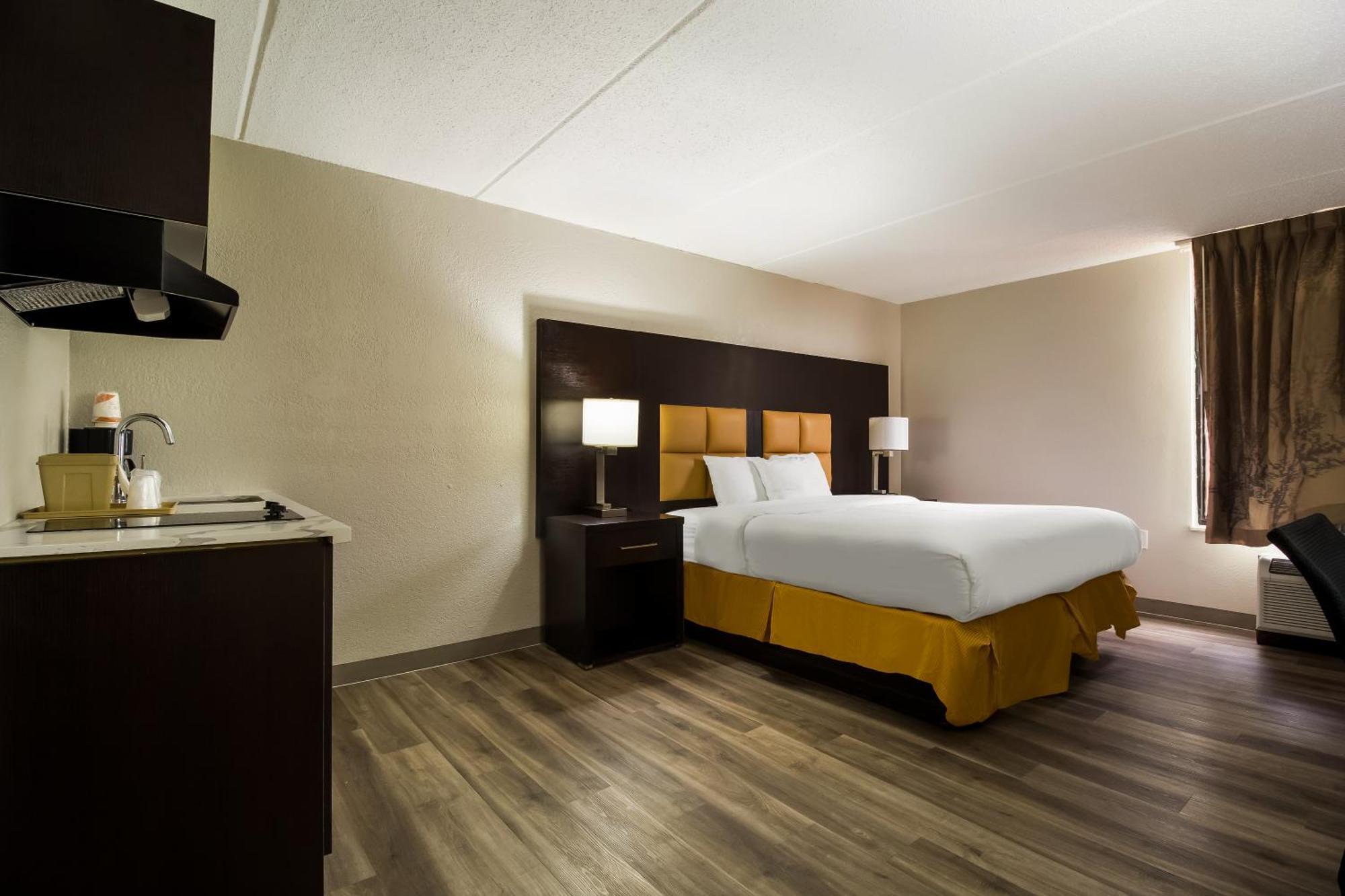 Clarion Pointe Lake Jackson - Clute 외부 사진