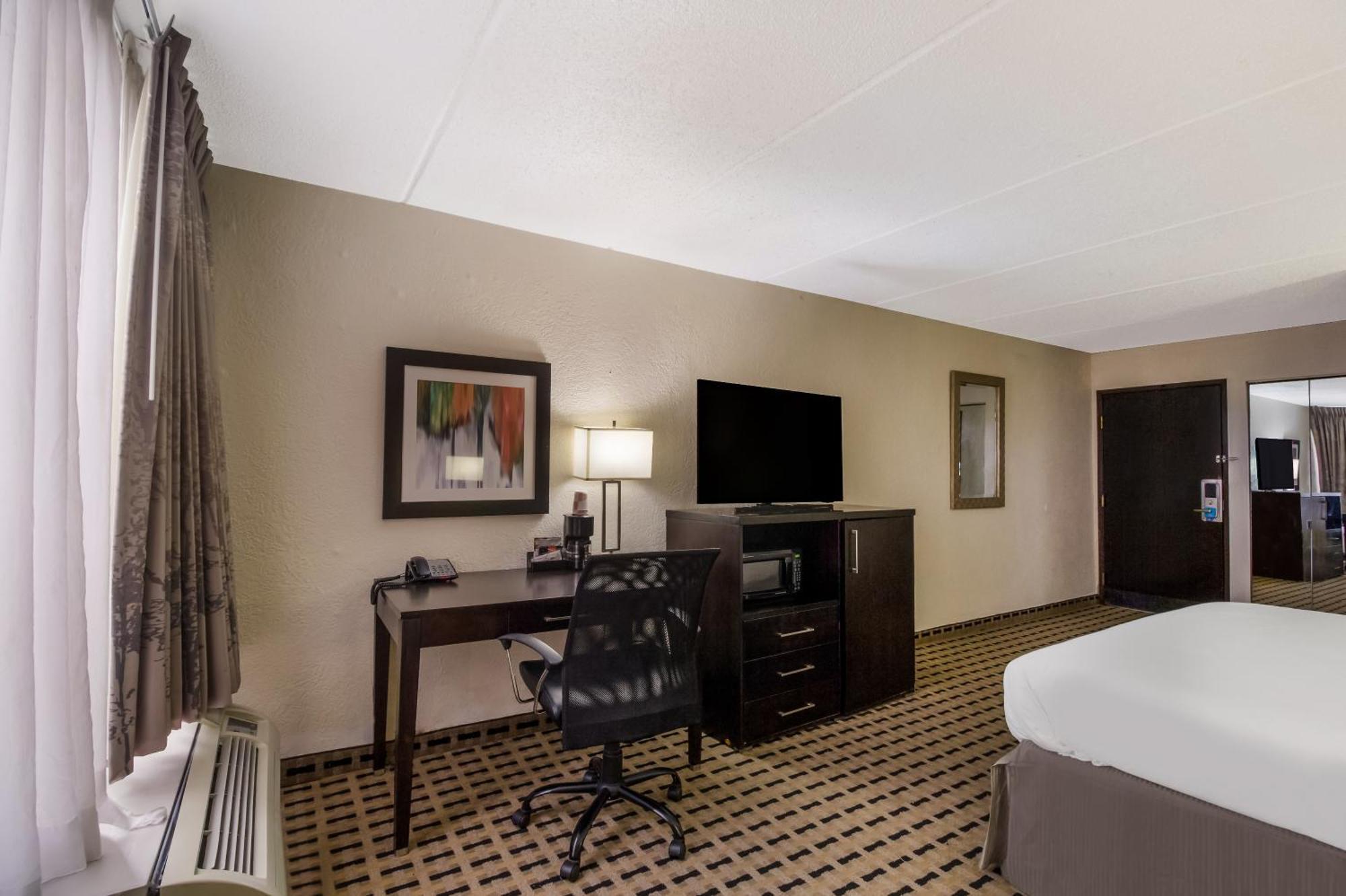 Clarion Pointe Lake Jackson - Clute 외부 사진