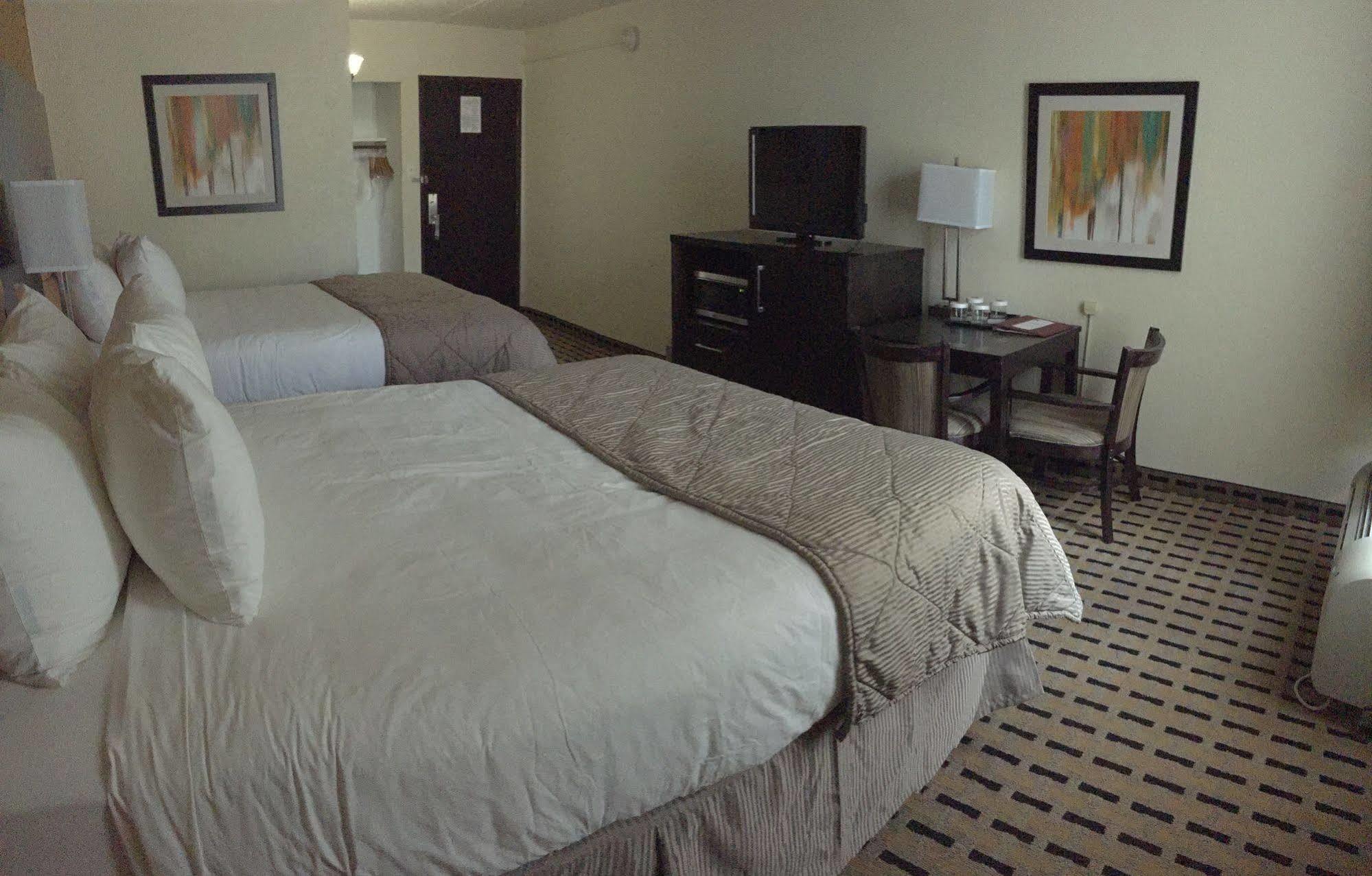 Clarion Pointe Lake Jackson - Clute 외부 사진